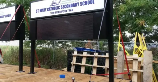 Cleaning Methods for Acrylic and Metal Signs